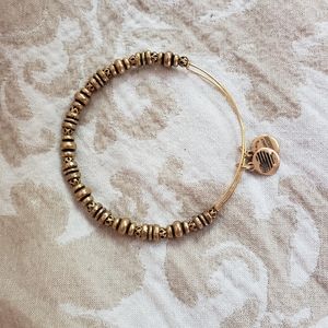 Gold beaded bracelet